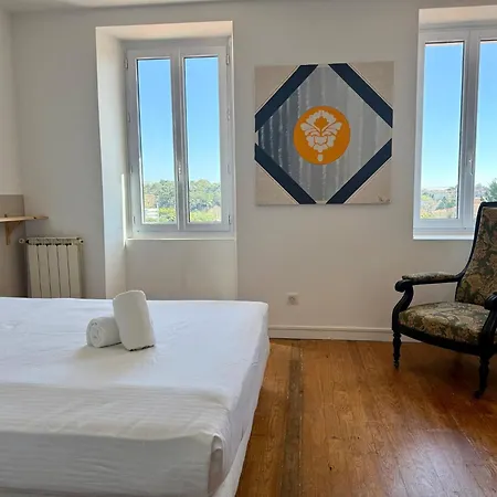 Maison Piscine Jardin Parking Hébergement de vacances