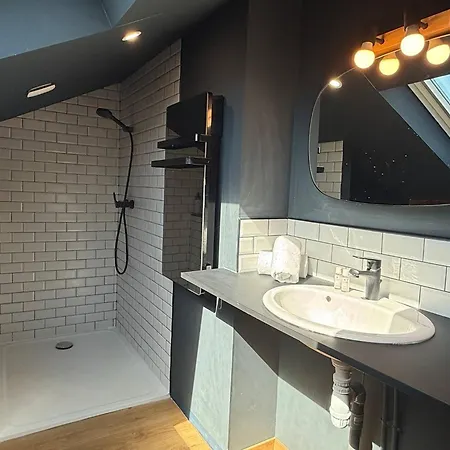 Maison Piscine Jardin Parking Hébergement de vacances *