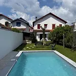 度假居 Maison Piscine Jardin Parking 比亚里茨
